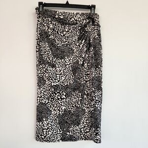 Black and White Patterned Skirt